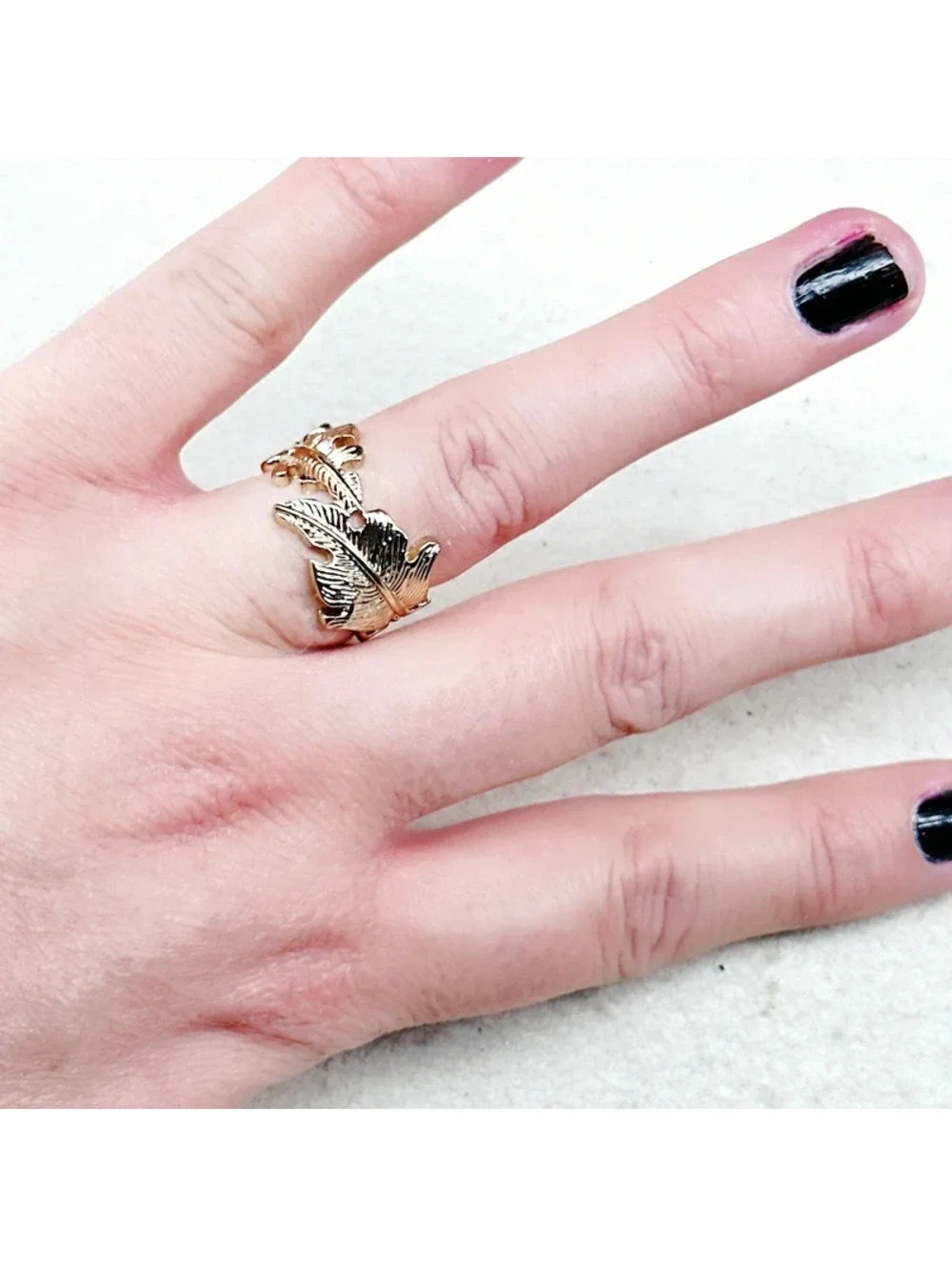 3023u. Goldtone Leaf Ring 6.5